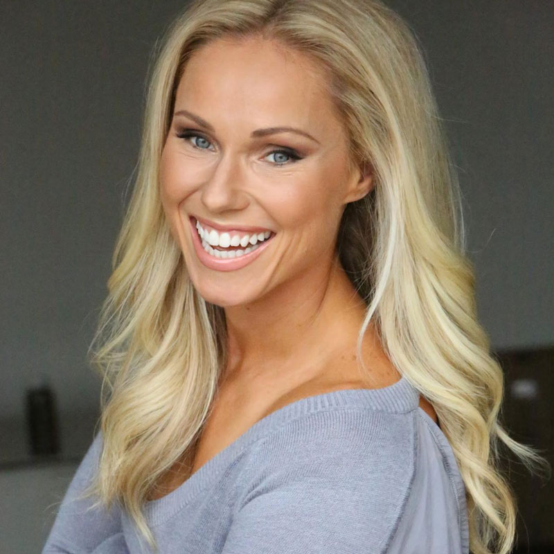 Vidal Coaching Coach, Laura